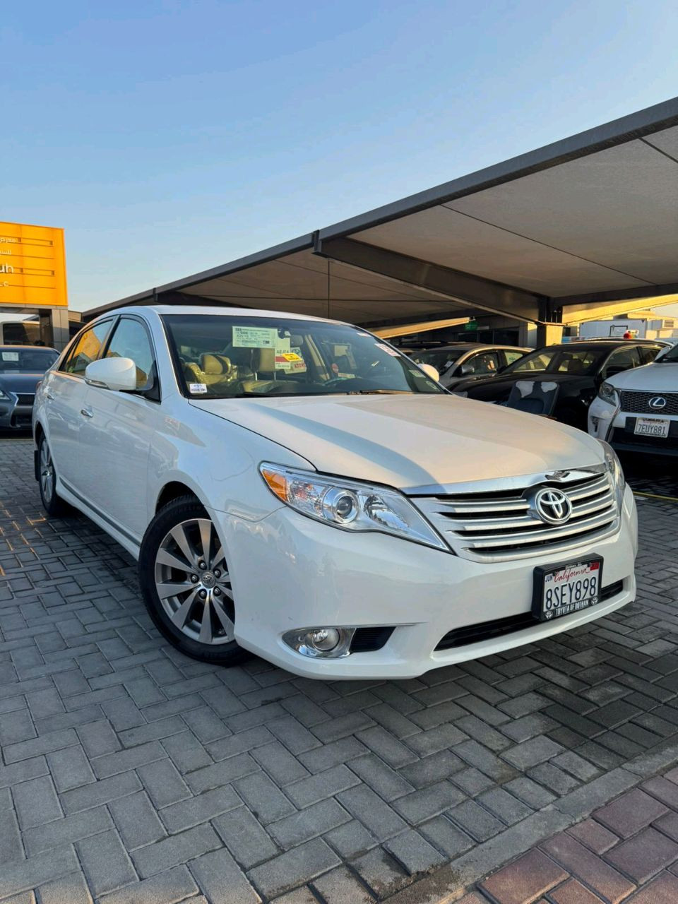 Toyota Avalon - Image 2