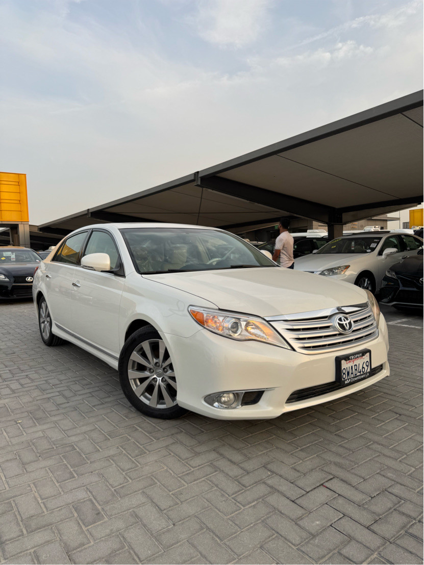 Toyota Avalon - Image 4