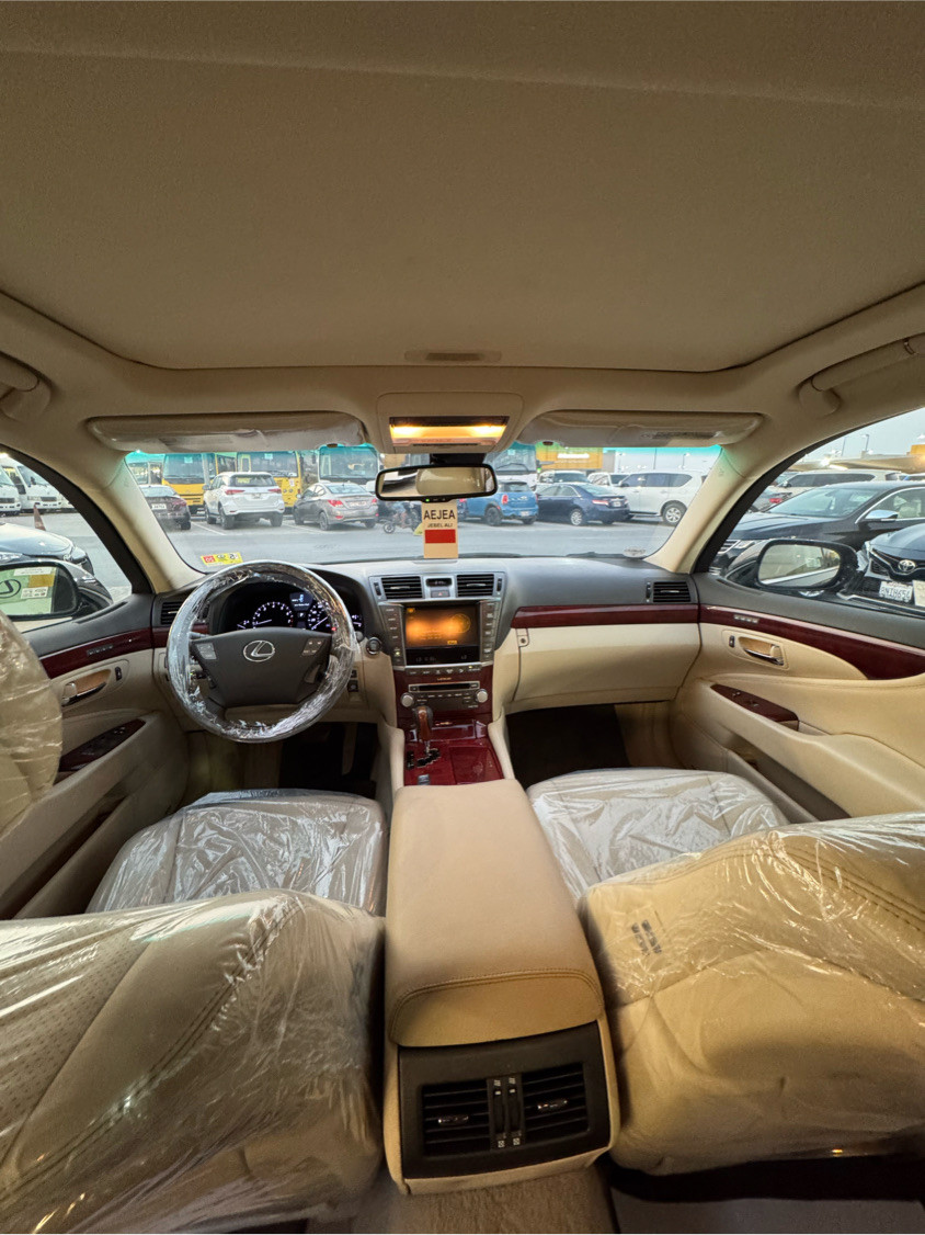 Lexus LS-Series - Image 11