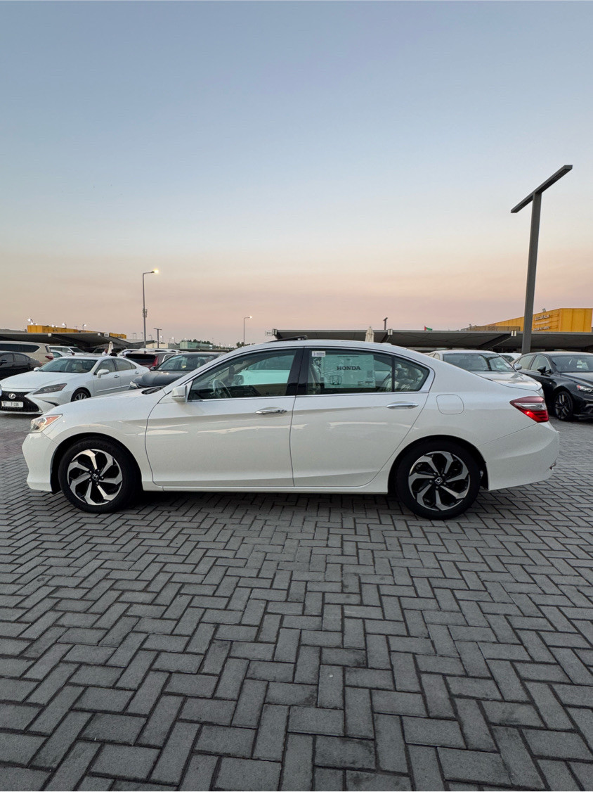 Honda Accord - Image 10