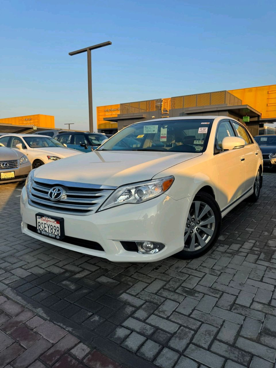 Toyota Avalon - Image 9