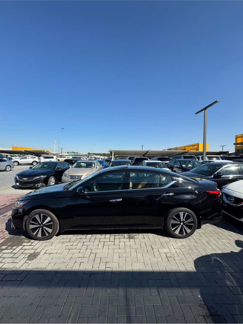 Nissan Altima - Image 5