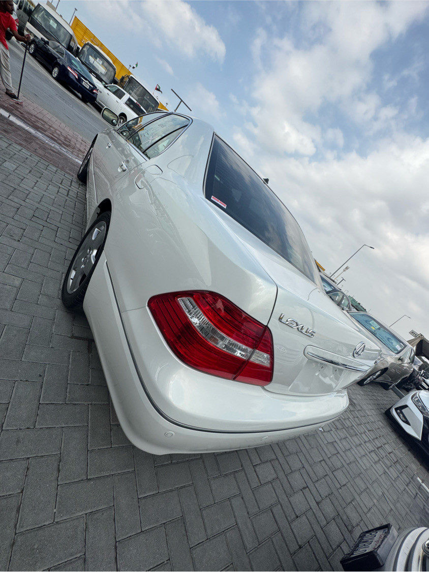 Lexus LS-Series - Image 11