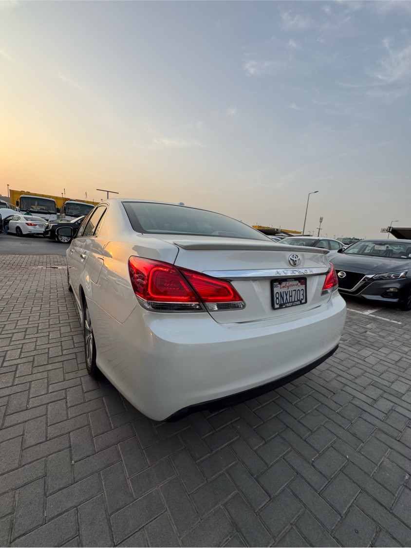 Toyota Avalon - Image 6