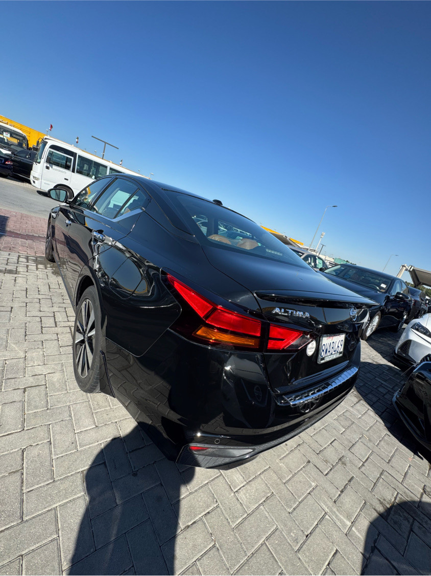 Nissan Altima - Image 4