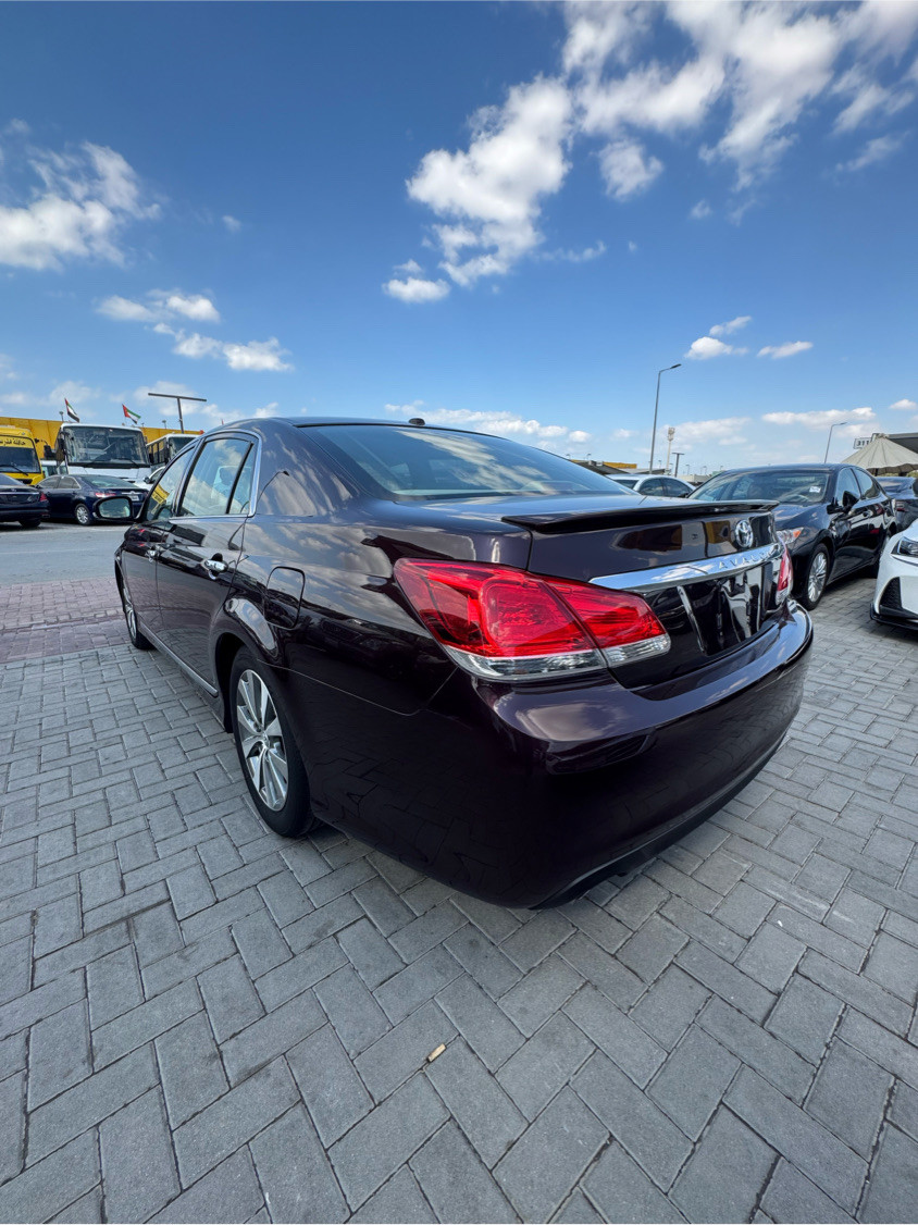 Toyota Avalon - Image 9