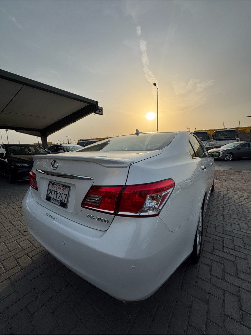 Lexus ES-Series - Image 11