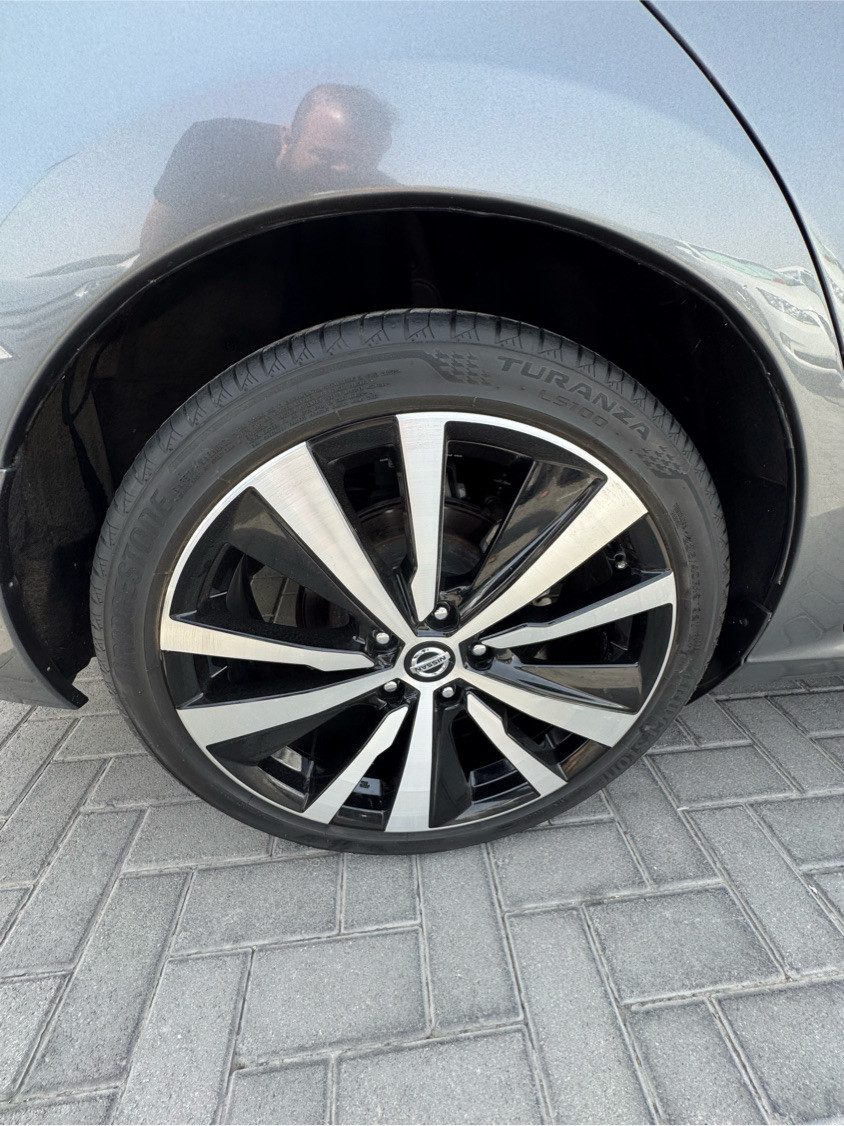 Nissan Altima - Image 10