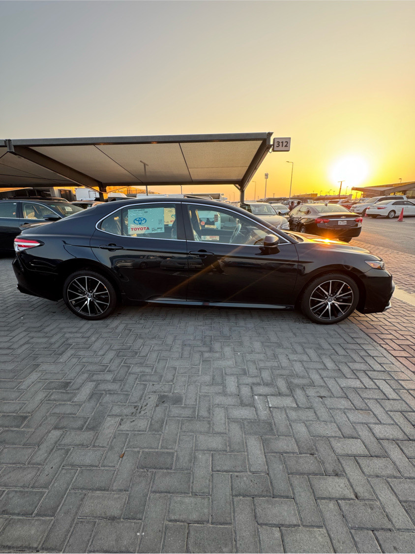 Toyota Camry - Image 7