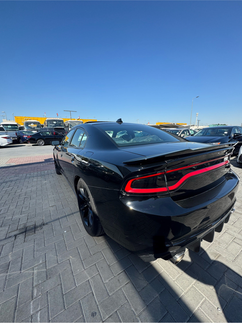 Dodge Charger - Image 9