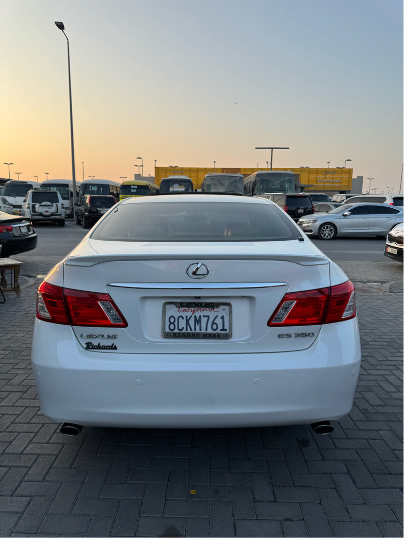 Lexus ES-Series - Image 8