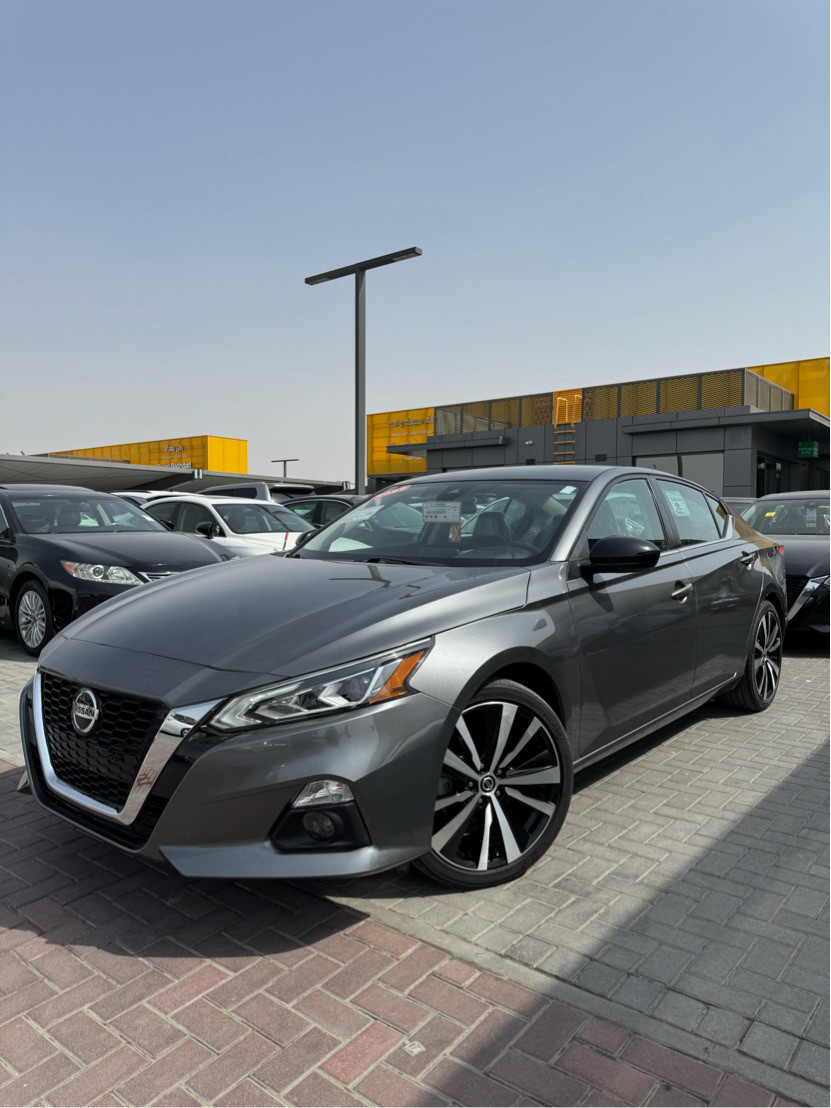 Nissan Altima - Image 3