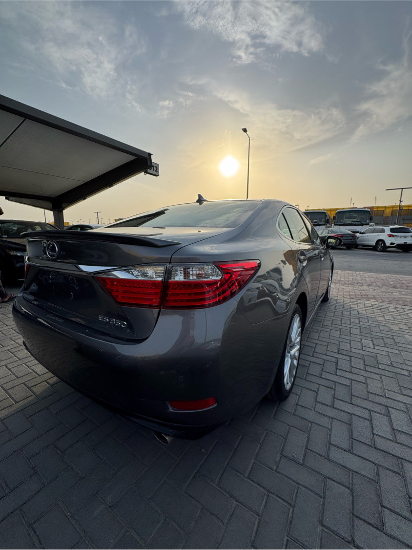 Lexus ES-Series - Image 4