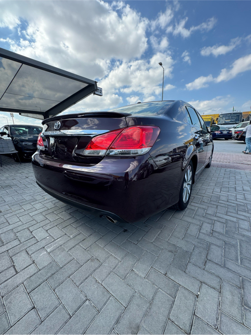 Toyota Avalon - Image 6