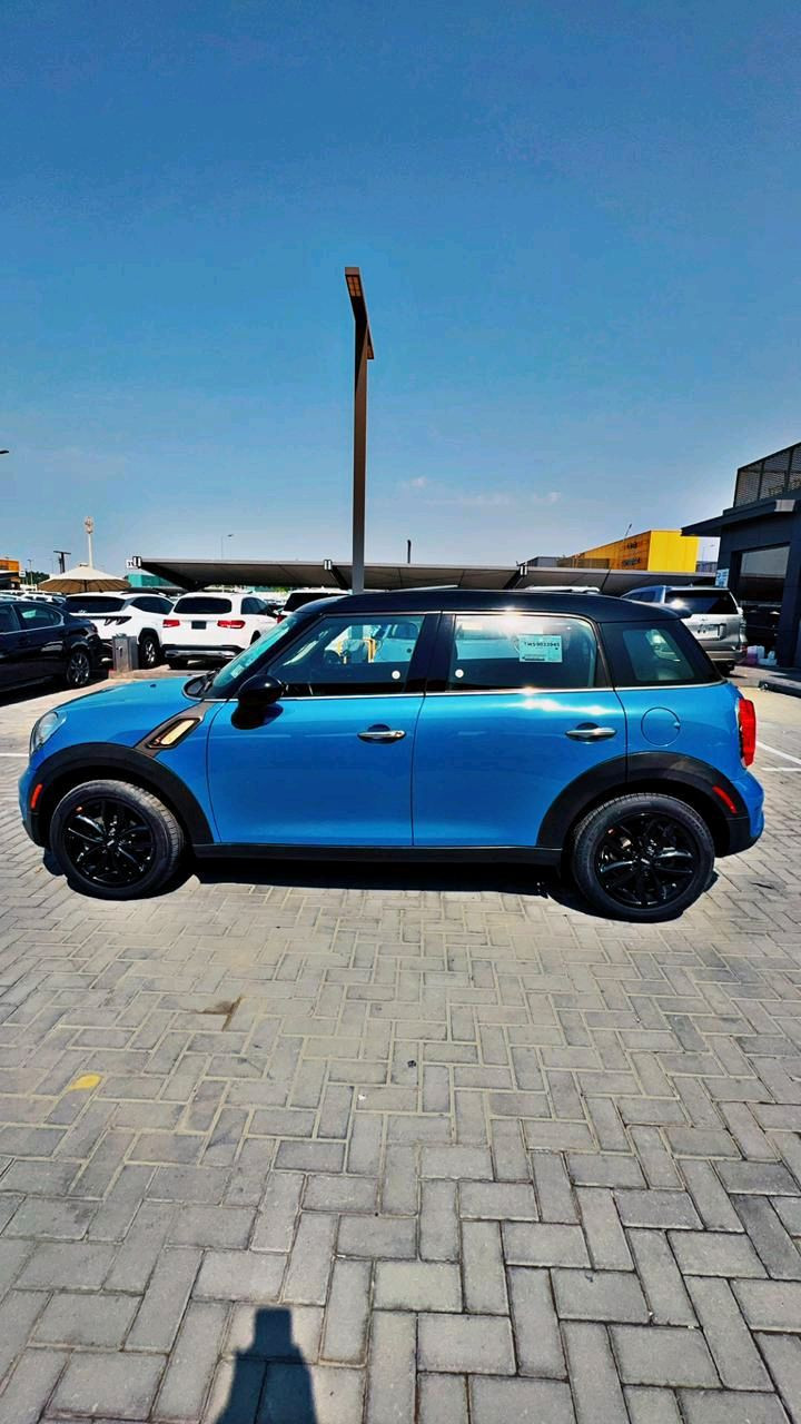 Mini Cooper Model S - Image 2