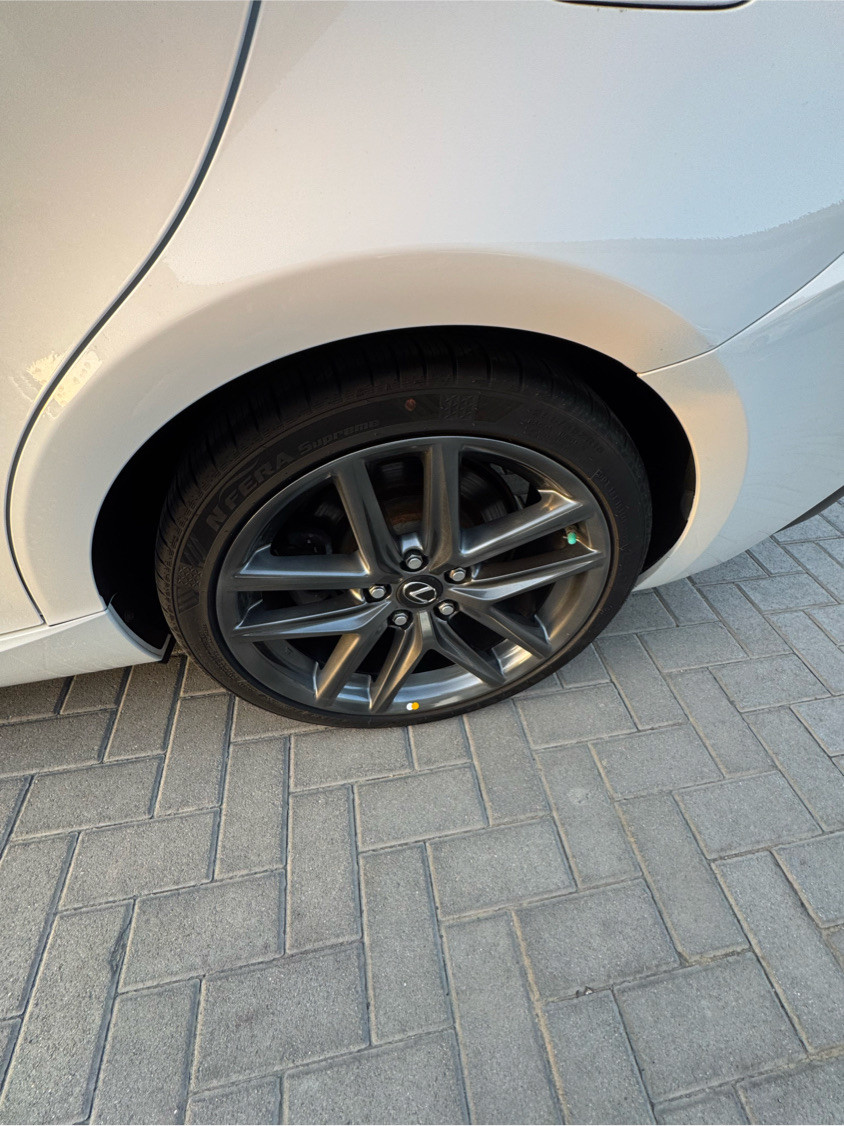 Lexus IS-Series - Image 10