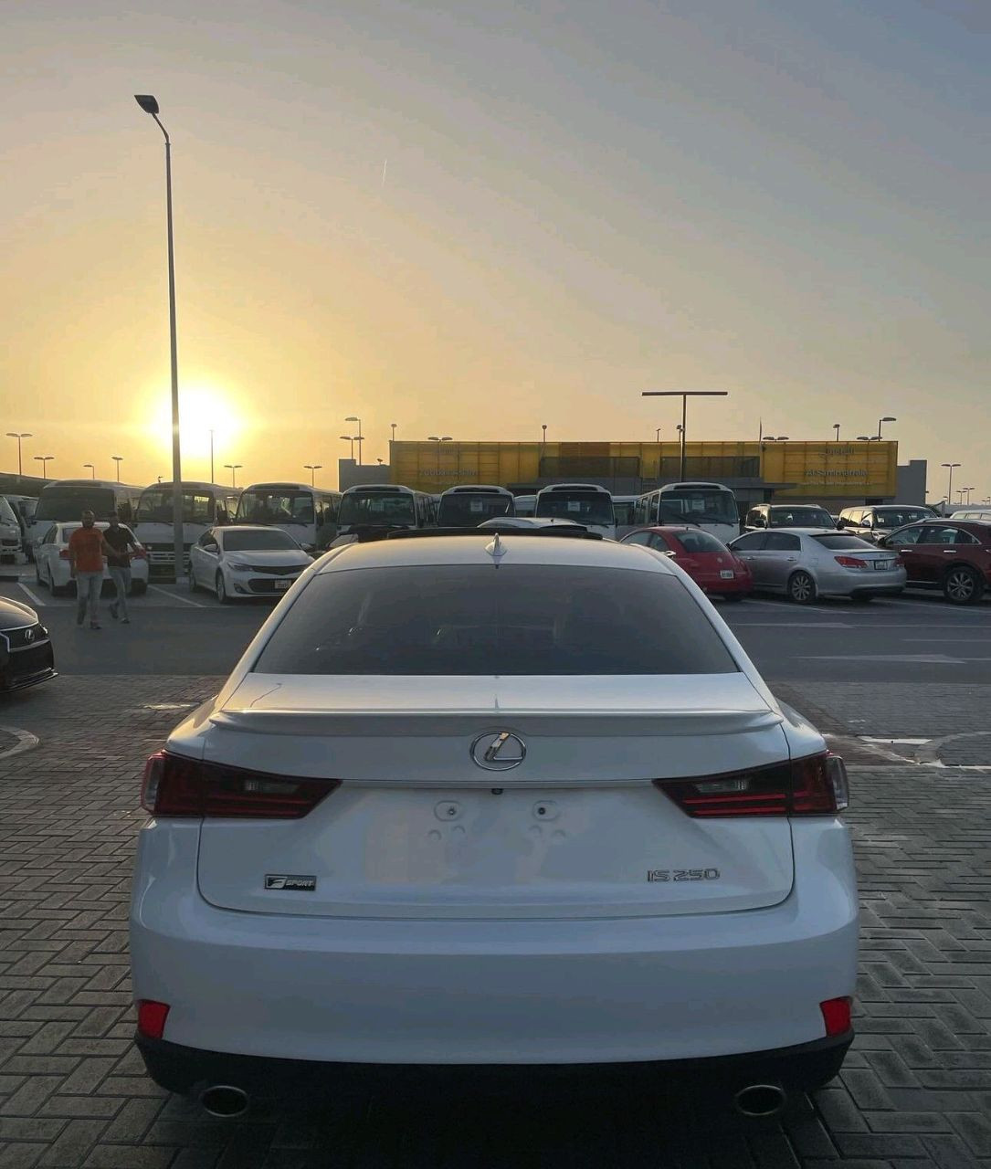Lexus IS-Series - Image 2