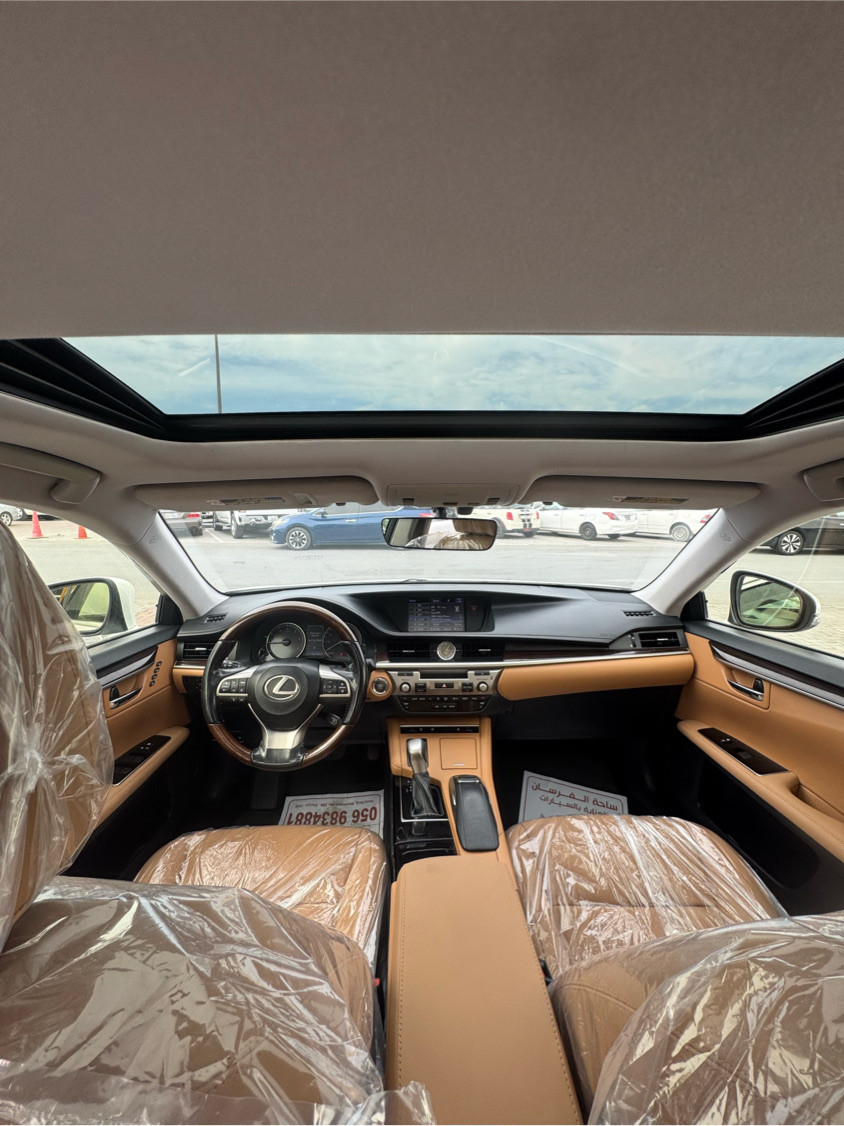 Lexus ES-Series - Image 10