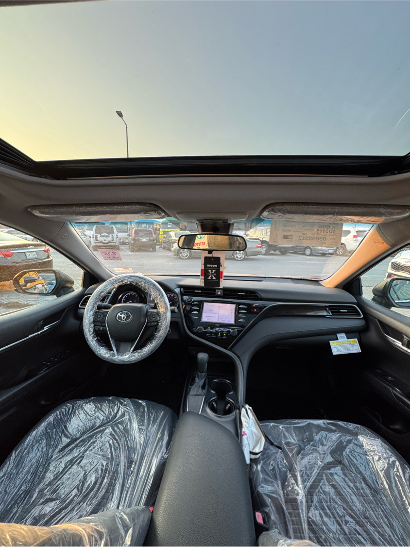 Toyota Camry - Image 9