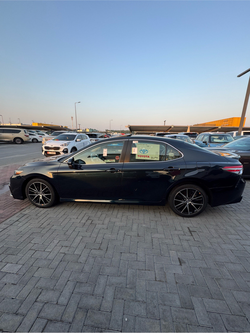 Toyota Camry - Image 4