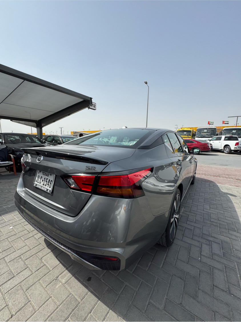 Nissan Altima - Image 9
