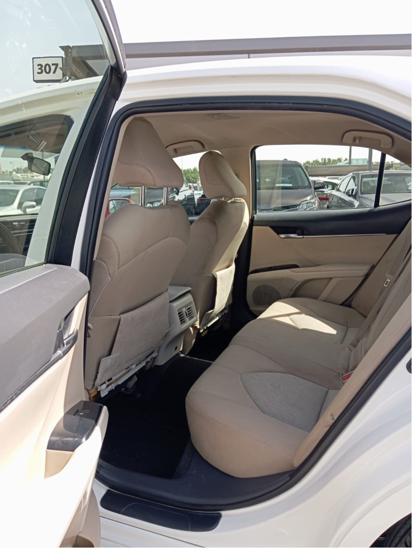 Toyota Camry - Image 10