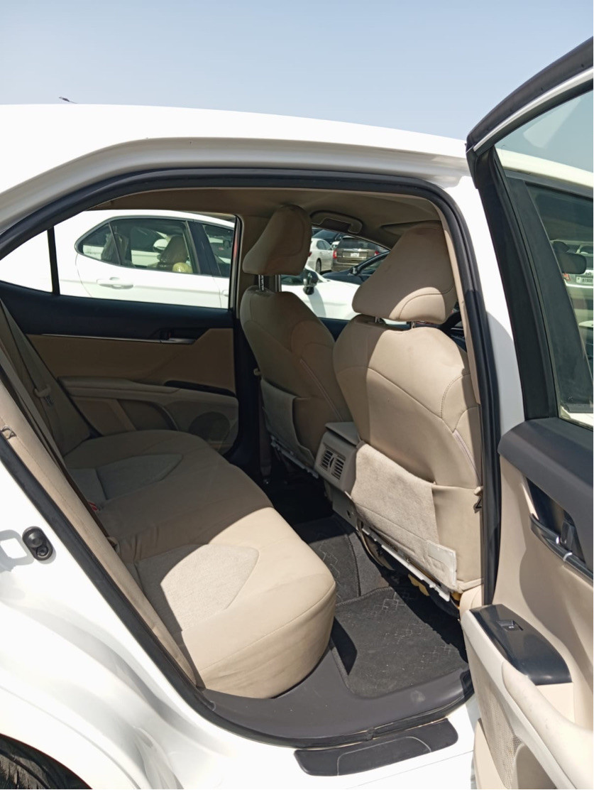 Toyota Camry - Image 12