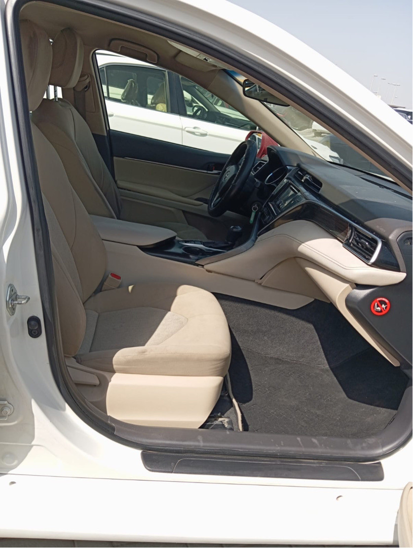 Toyota Camry - Image 9