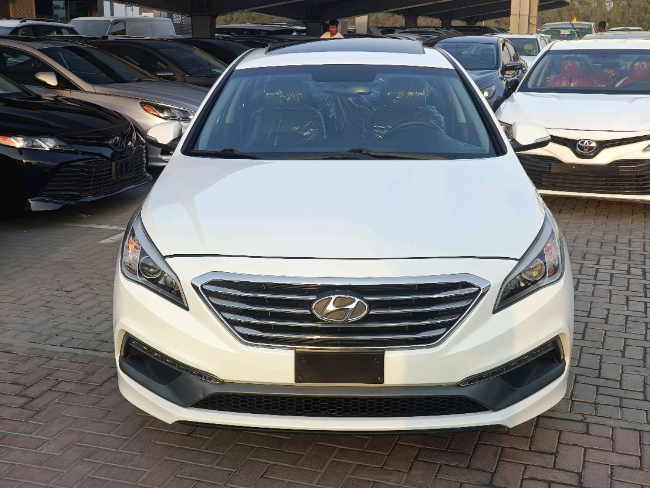 Hyundai Sonata - Image 4