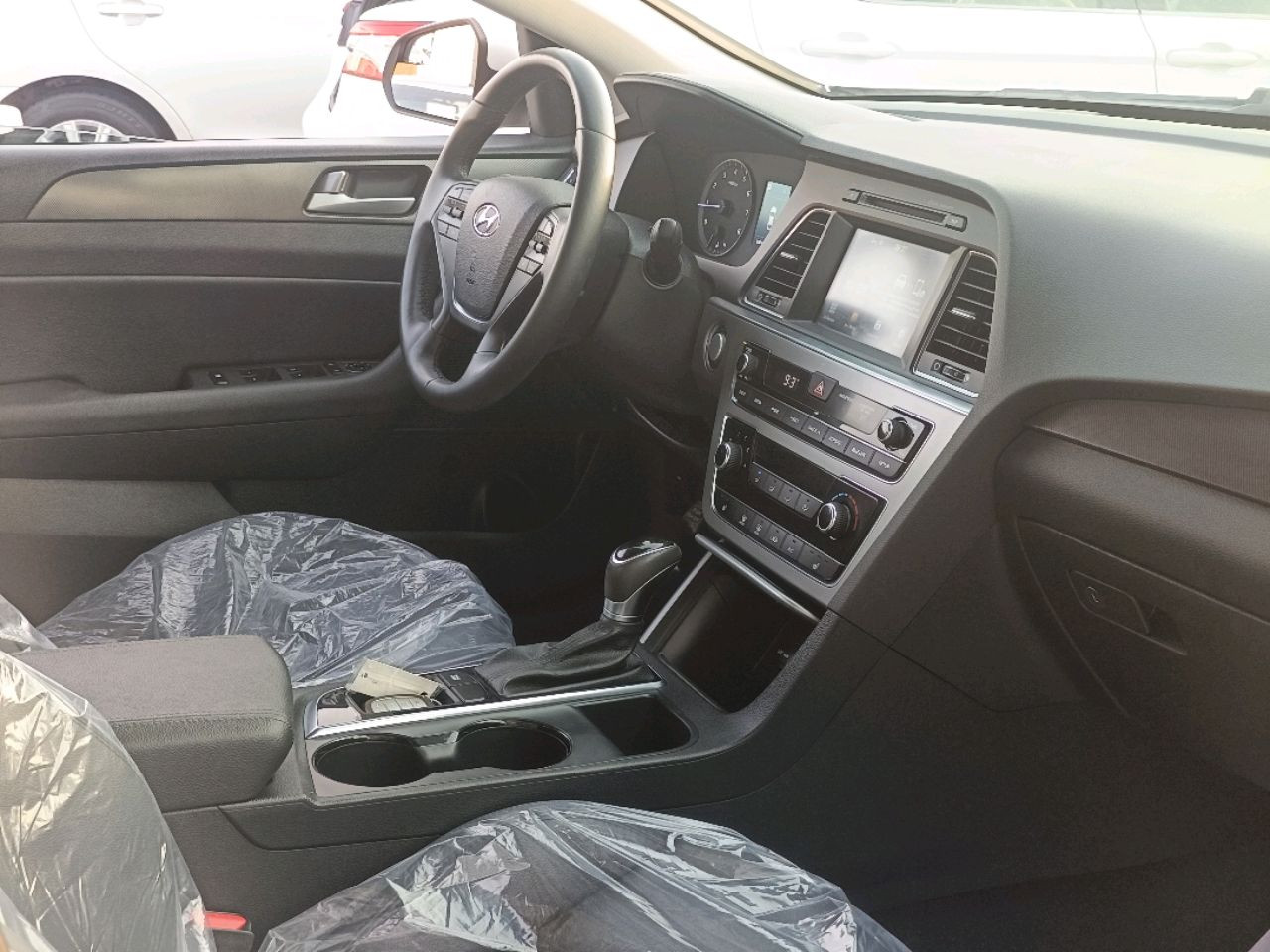 Hyundai Sonata - Image 6