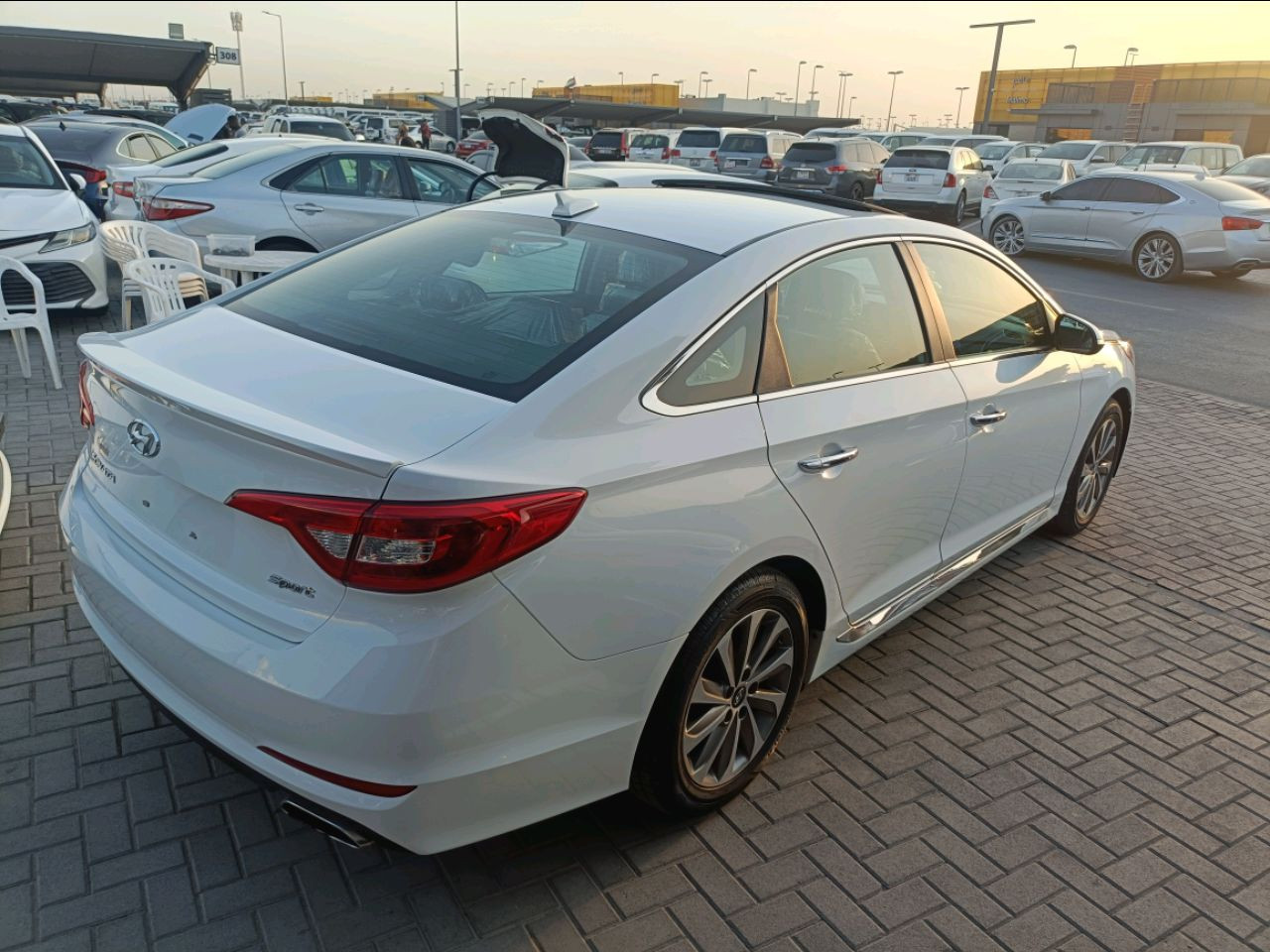 Hyundai Sonata - Image 9