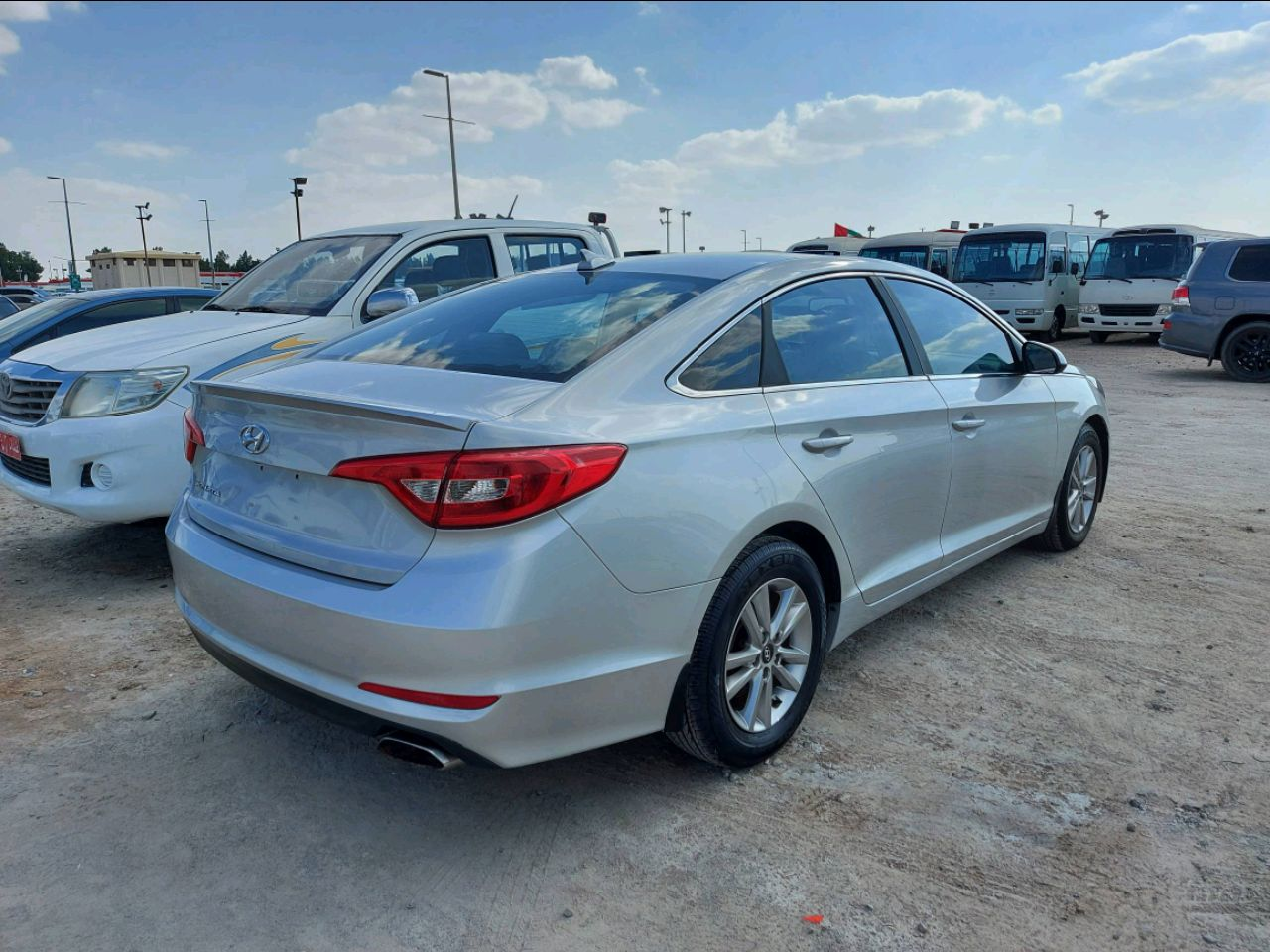 Hyundai Sonata - Image 3