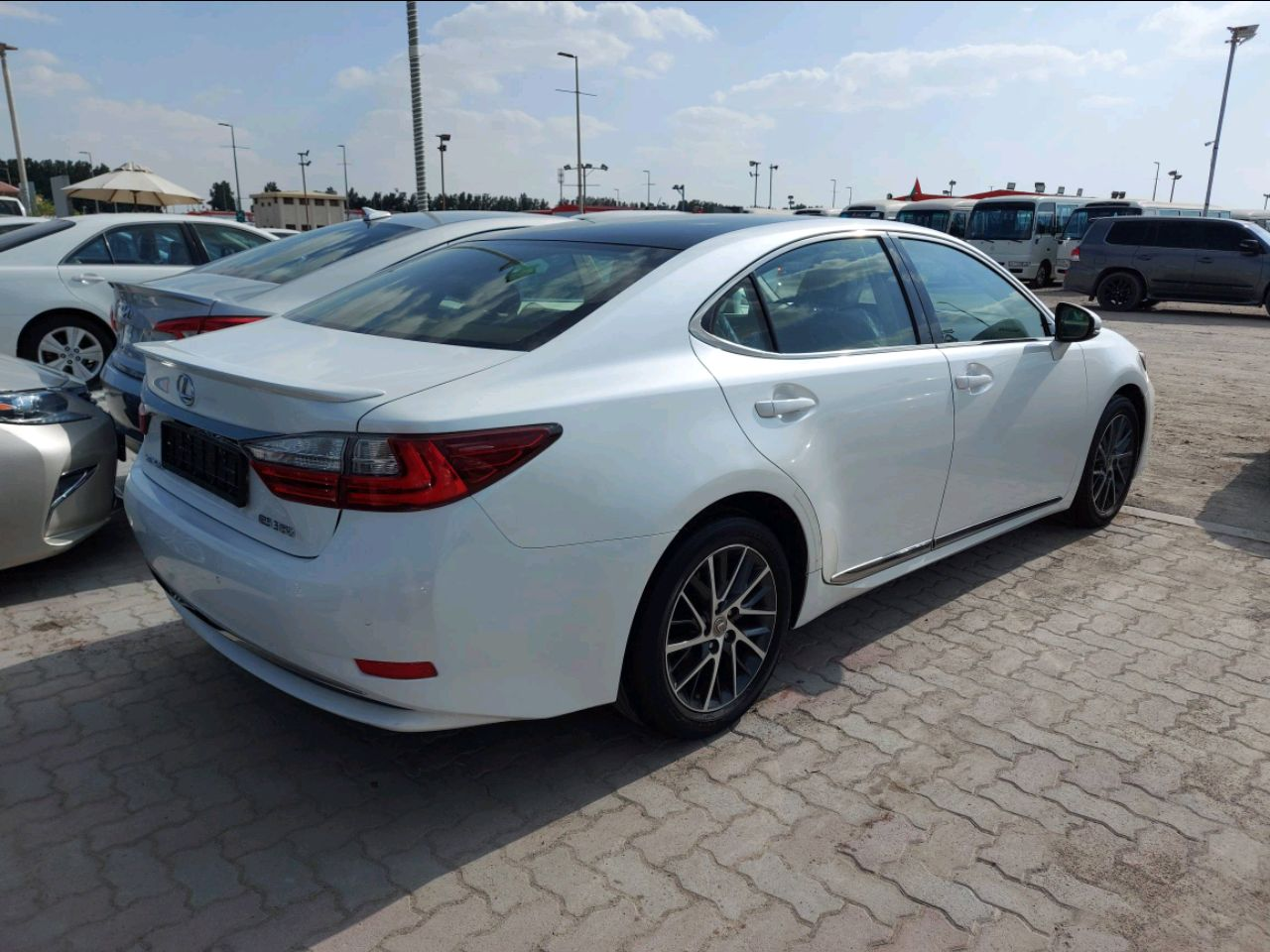 Lexus ES-Series - Image 3