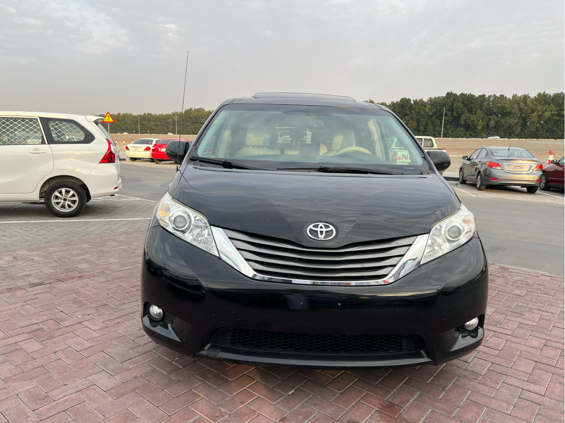 Toyota Sienna - Image 3