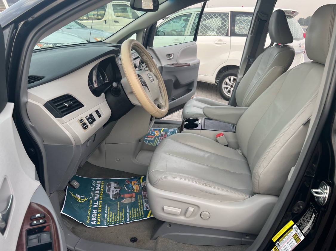 Toyota Sienna - Image 8