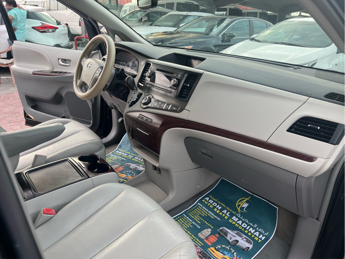 Toyota Sienna - Image 11