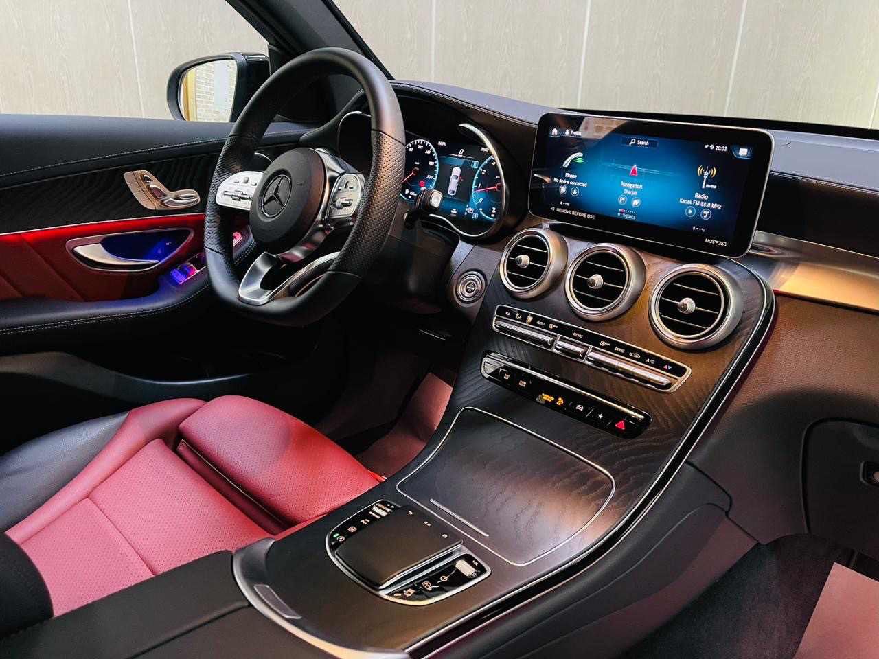 Mercedes Benz GLC - Image 12