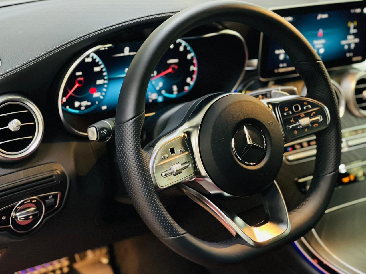 Mercedes Benz GLC - Image 6