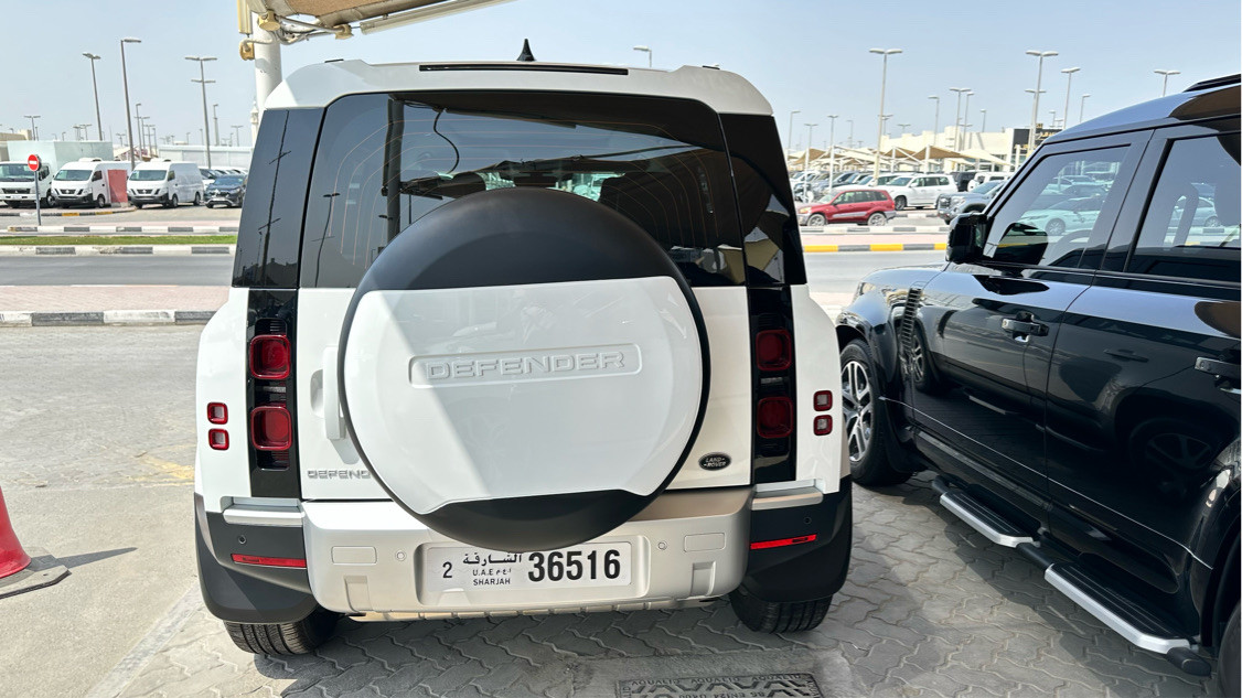 Land Rover Defender - Image 9