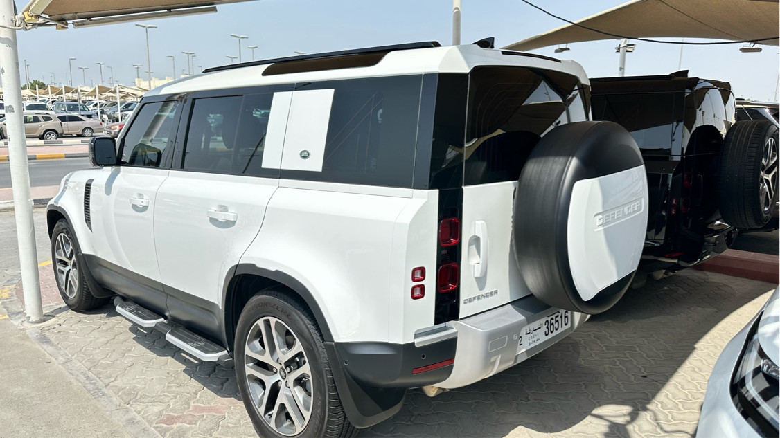 Land Rover Defender - Image 3