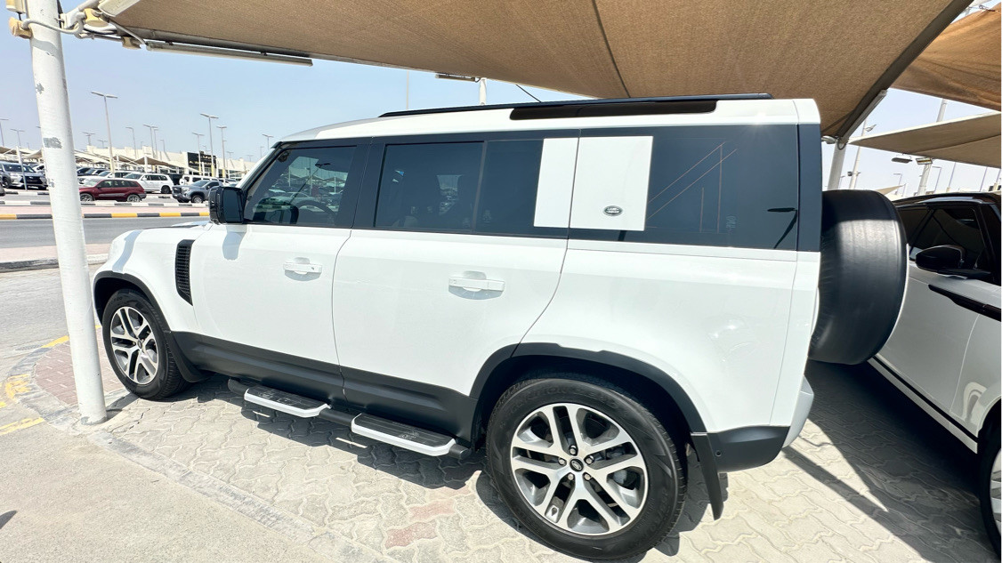 Land Rover Defender - Image 5