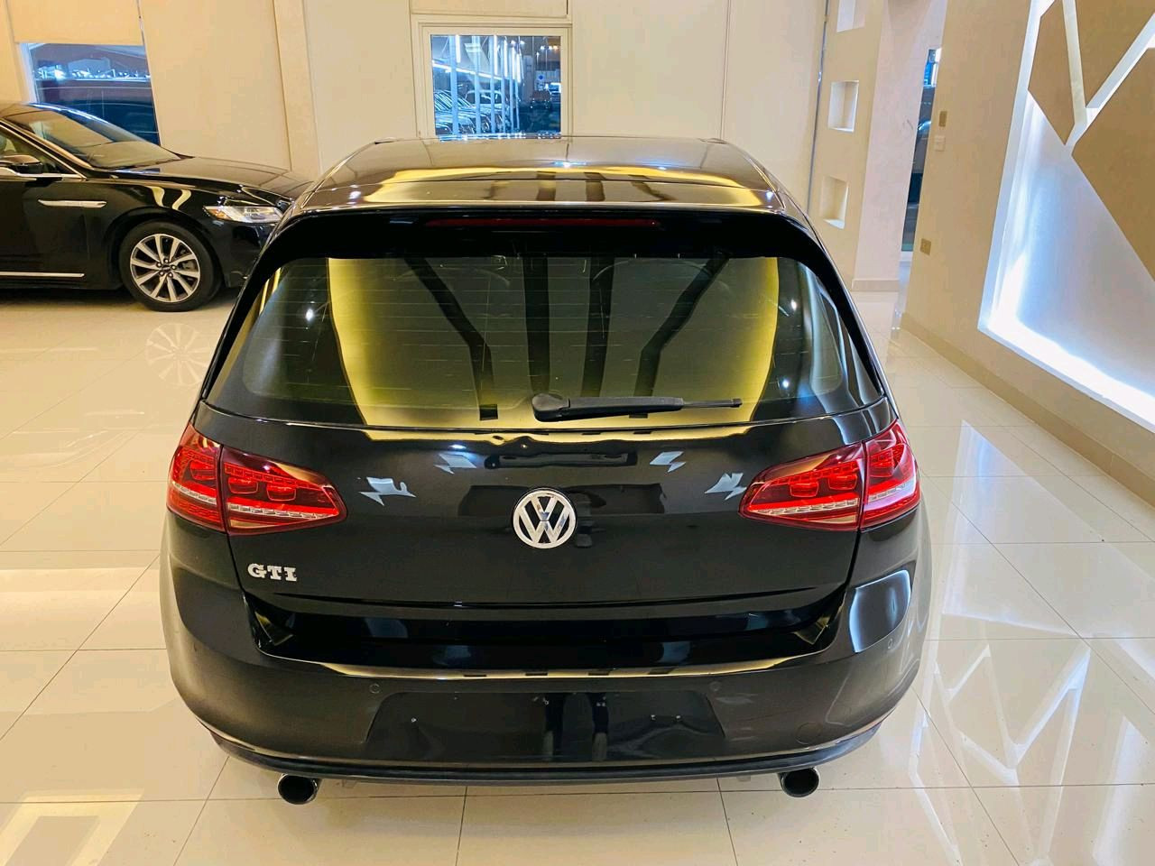 Volkswagen Golf - Image 4