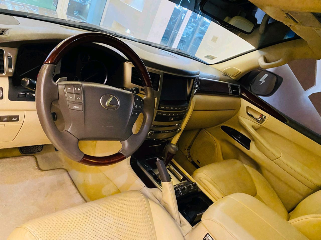 Lexus LX-Series - Image 8