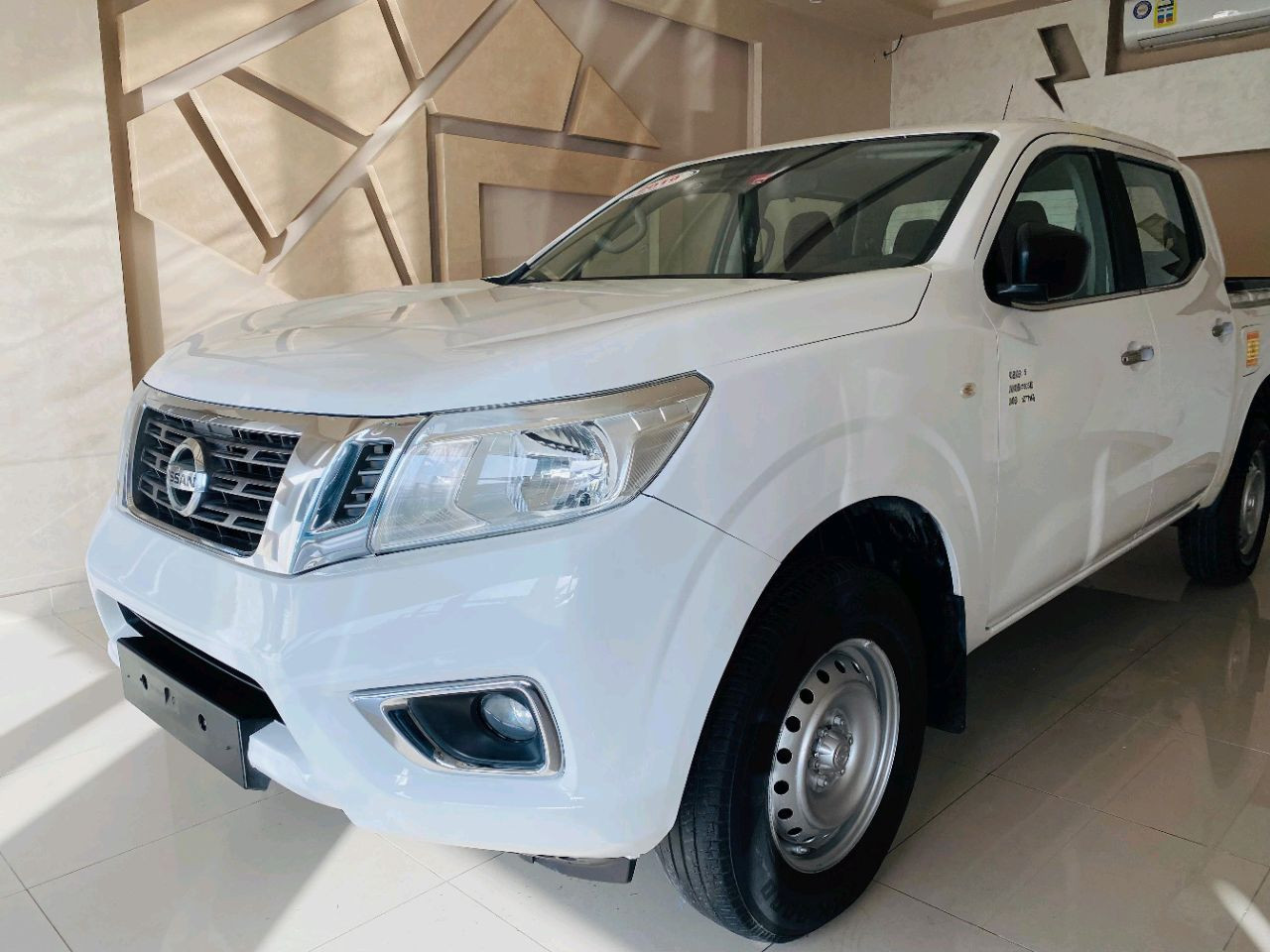 Nissan Navara - Image 10