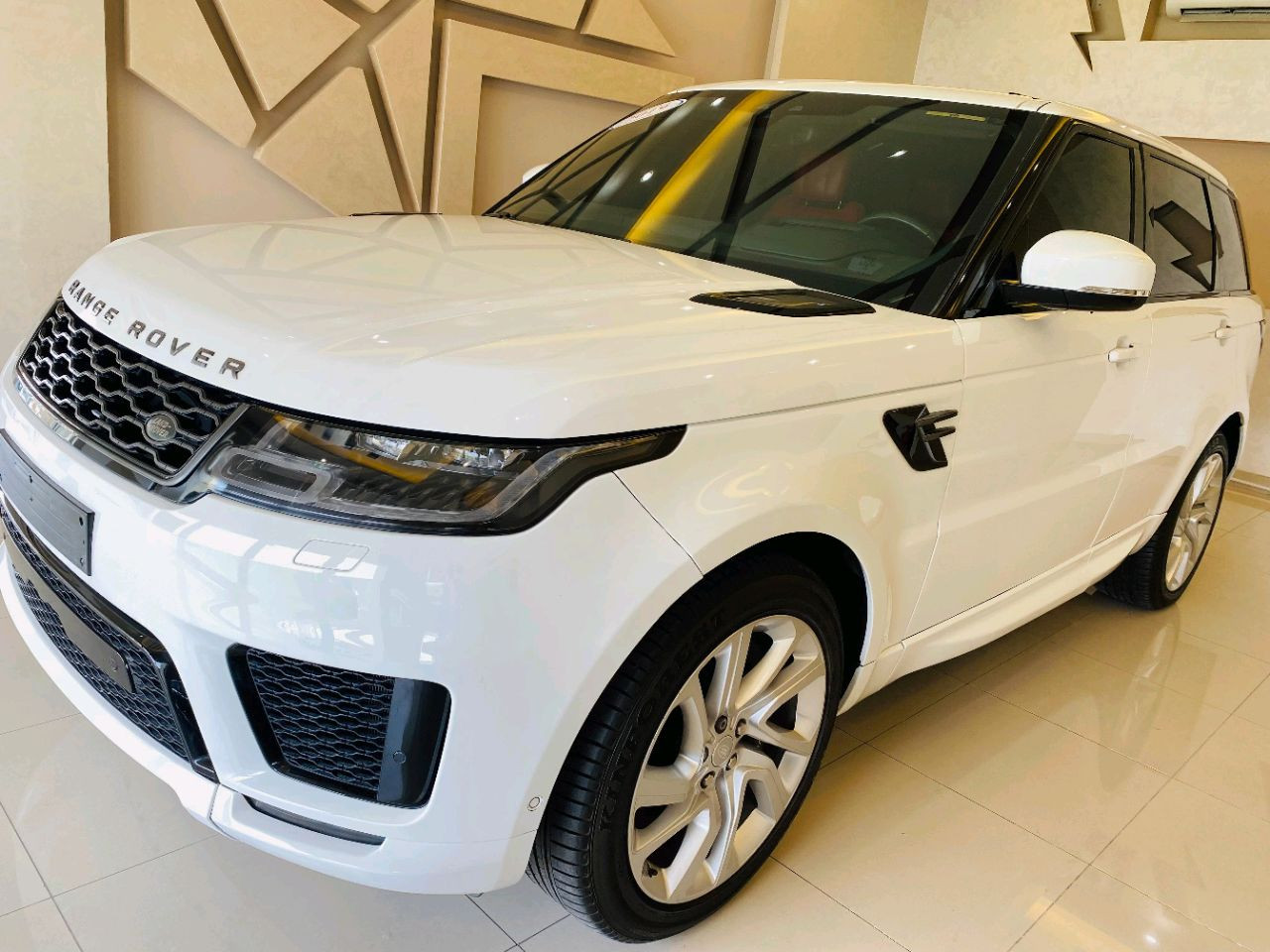 Range Rover Sport - Image 12