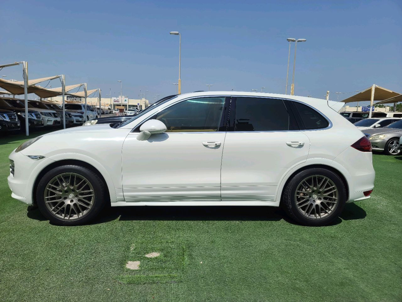 Porsche Cayenne - Image 4