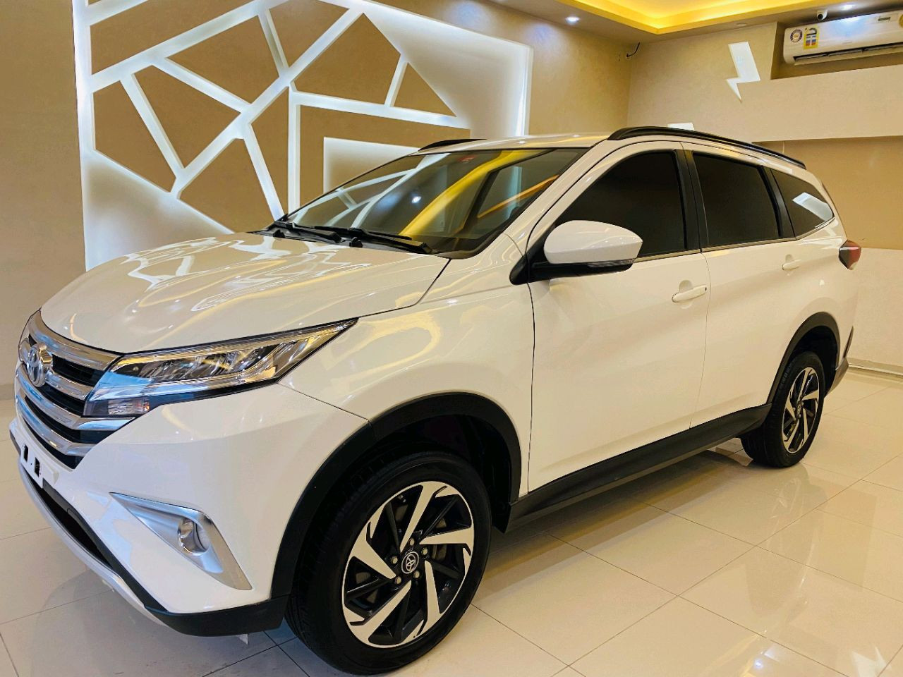 Toyota Rush - Image 5