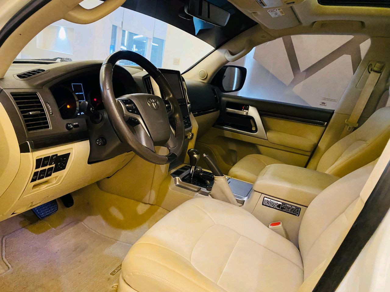 Toyota Land Cruiser - Image 11