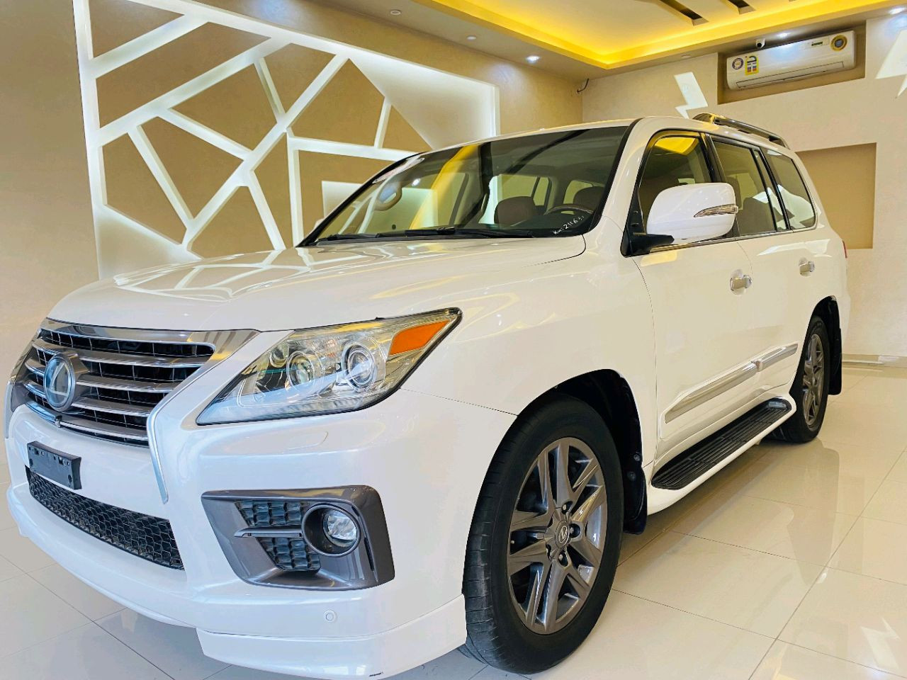 Lexus LX-Series - Image 7