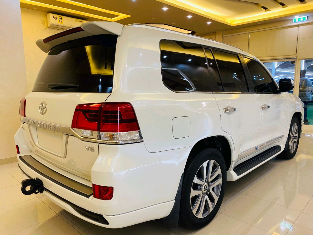 Toyota Land Cruiser - Image 3